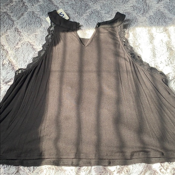 halter top - Picture 3 of 3